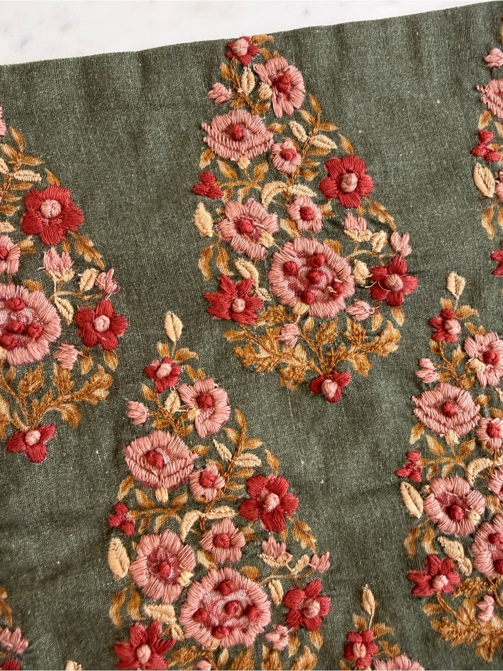 Pottery Barn Green Floral Embroidered Pillow Cover with Beige Trim - Picture 3 of 3